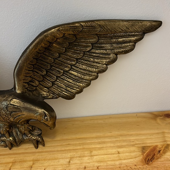VINTAGE CAST BRASS FEDERAL EAGLE 24" WALL SCULPTURE HANGING 7028 - Picture 3 of 6